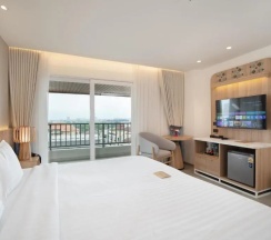 Двухместный номер Deluxe с видом на бассейн 2 отдельные кровати в Jomtien Thani Hotel