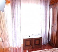 Стандартный 2-х местный номер с балконом и видом на сад в Аида