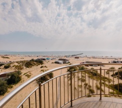 Корпус Прайд Люкс с Видом на Море в Family Pride Inn Прайд