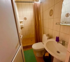 Четырёхместный номер Улучшенный (2 корпус) первый этаж в Морские истории