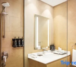 Номер Premium в Serenity Lakeside Resort