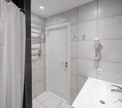 Стандарт двухкомнатный 6-местный с  2-х ярусными кроватями в Delta Sirius