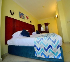 Четырёхместный номер семейный с видом на бассейн в Sea Beach Aqua Park Resort