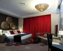 Двухместный номер Cinema двуспальная кровать в Vincci Capitol