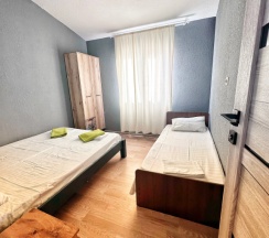 Бунгало с 2 комнатами с балконом и рядом с пляжем в У моря