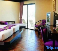 Номер Deluxe с видом на бассейн в Kata Poolside Resort