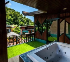 Двухместная вилла Deluxe с видом на бассейн (двуспальная кровать) в Chaokoh Phi Phi Hotel & Resort