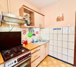 Двухместный семейный номер Standard с балконом и с красивым видом из окна (двуспальная кровать) в Апартаменты Заводская 5-А