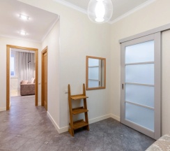 Апартаменты с балконом и с красивым видом из окна в RentPlaza