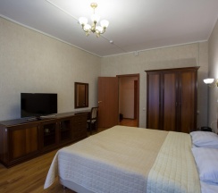 Номер улучшенный стандарт с 1 двуспальной кроватью (корпус 1/8, 1/22) в Икша