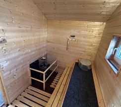 Дом с террасой в Lake Camp