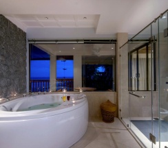 Двухместный люкс Royal Thani c 1 комнатой двуспальная кровать в Katathani Phuket Beach Resort