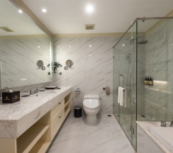 Четырёхместная вилла с 2 комнатами рядом с пляжем в Vinpearl Resort & Spa Nha Trang Bay