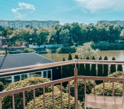 Первая категория (с балконом, вид на озеро, раздельные кровати) в Вилла Вальмонт