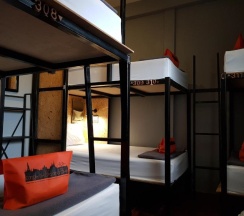 Кровать в общем номере в Bangkok Bed and Bike - Hostel