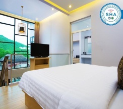 Четырёхместный люкс в Oneloft Hotel