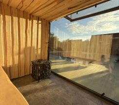 Апартаменты с балконом и с видом на бассейн в Green Wood