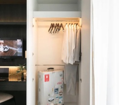 Двухместный номер Premium с балконом 2 отдельные кровати в Apartelle Jatujak Hotel