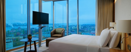 Улучшенный угловой номер в Воронеж Marriott