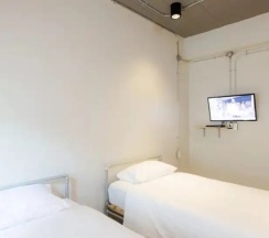Одноместный номер Standard двуспальная кровать в bloo Hostel