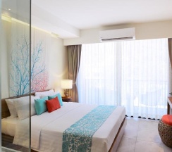 Двухместный номер Deluxe с балконом двуспальная кровать в Bandara Beach Resort, Phuket