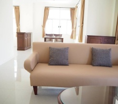 Вилла с 3 комнатами с балконом в Suanson Paragon Green Villas
