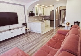 Апартаменты Апартаменты на улица Мелик-Карамова, 4/3 в Сургуте