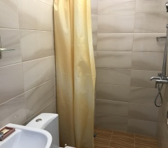 Номер стандарт семейный с 2 односпальными и 1 двуспальной кроватью в Aqua Life
