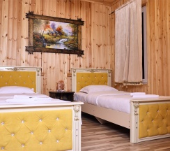 Трехкомнатный номер| c кухонным уголком | 1 этаж в Hayat Haus