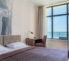 Трехкомнатные апартаменты с двумя спальнями (6-14 этаж) в Real Apartments Sochi