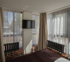 Deluxe City View 🏡 в Loft Hotel