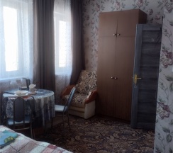 10 Стандартный двухместный номер с большой кроватью и 1дополнительным местом, сан. узел с душем в номере в Луманская заводь