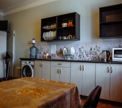 Общий номер на 2 гостей. раздельные кровати в Dom hostel