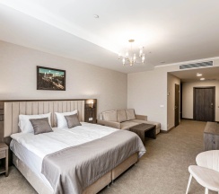 Двухместный номер Комфорт двуспальная кровать в Кристалл