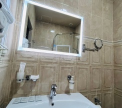 2 этаж I Трёхместный с раздельными кроватями и кухней в Марис