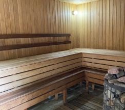 Двухместный коттедж с красивым видом из окна двуспальная кровать в Koban Spa Resort