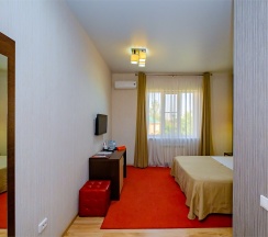 Стандарт с большой кроватью в Avangard Hotel
