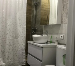 Студия с балконом и с видом на город в Квартира Квартира-Студия