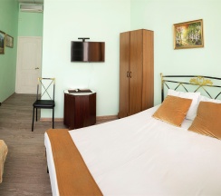 Трехместный  семейный номер в Круиз