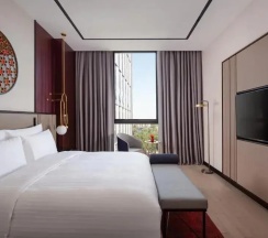 Двухместный люкс Club Lounge Access с террасой двуспальная кровать в InterContinental Tashkent, an IHG Hotel