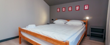 Бюджетный двухместный номер с 1 кроватью (общая ванная комната) в Ле Мон