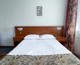 Двухместный номер Standard с балконом двуспальная кровать в Матвеевская