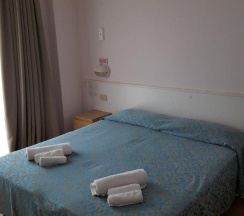 Четырёхместный номер Economy в Hotel Le Vele - Fronte spiaggia Playa del Sol 108-109