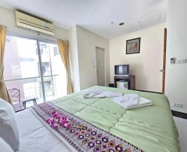 Двухместный номер Deluxe двуспальная кровать в Patong Moon Inn Guesthouse