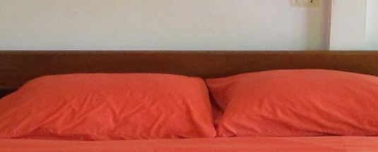 Двухместный коттедж двуспальная кровать в Pai Park Cottage