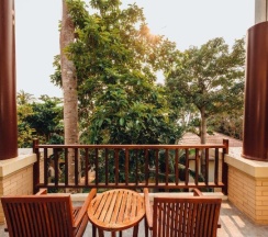 Двухместный полулюкс Seaside Wing двуспальная кровать в Kacha Resort and Spa Koh Chang