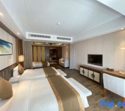 Семейный номер Deluxe с красивым видом из окна в Jinghai Hotel & Resort