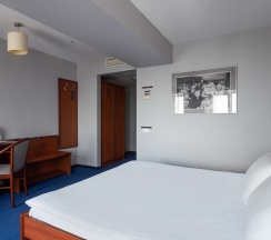 Стандарт двухместный с одной большой кроватью в Marins Park Hotel Новосибирск