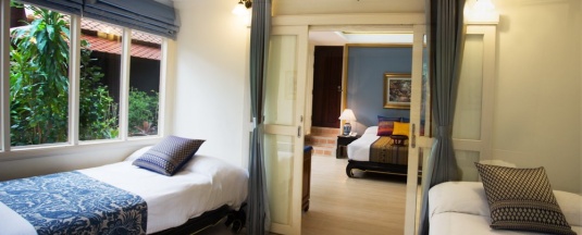 Номер Gold Antique Extra-Bedroom с видом на бассейн в Rabbit Resort Pattaya