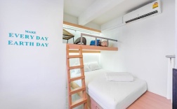 Кровать в общем номере (женский номер) в Eco Hostel Phuket